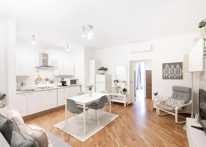 Easylife - Gem In The Heart Of The Navigli